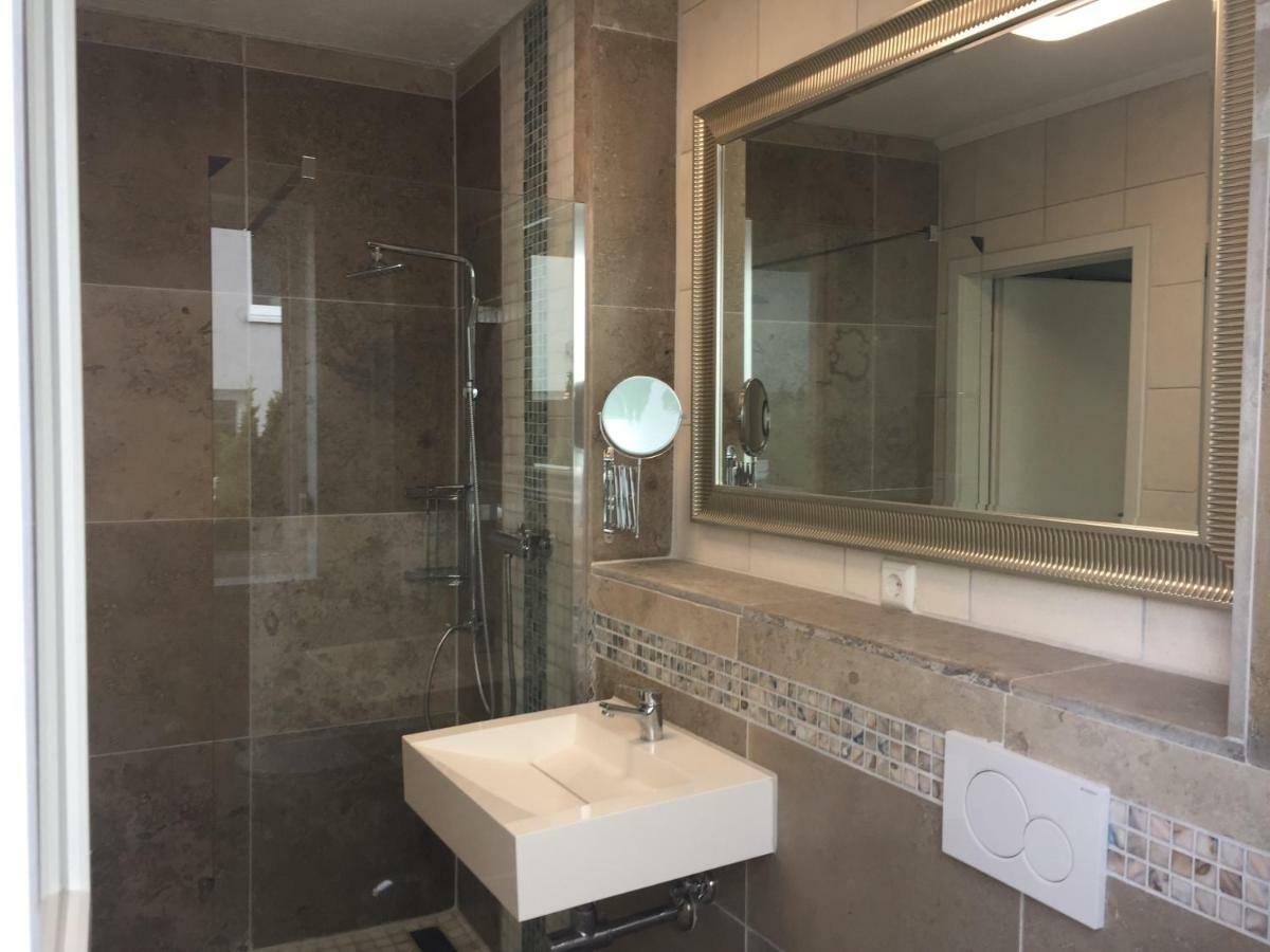 Neues Zimmerapartment Mit Bad Neckarwestheim 외부 사진